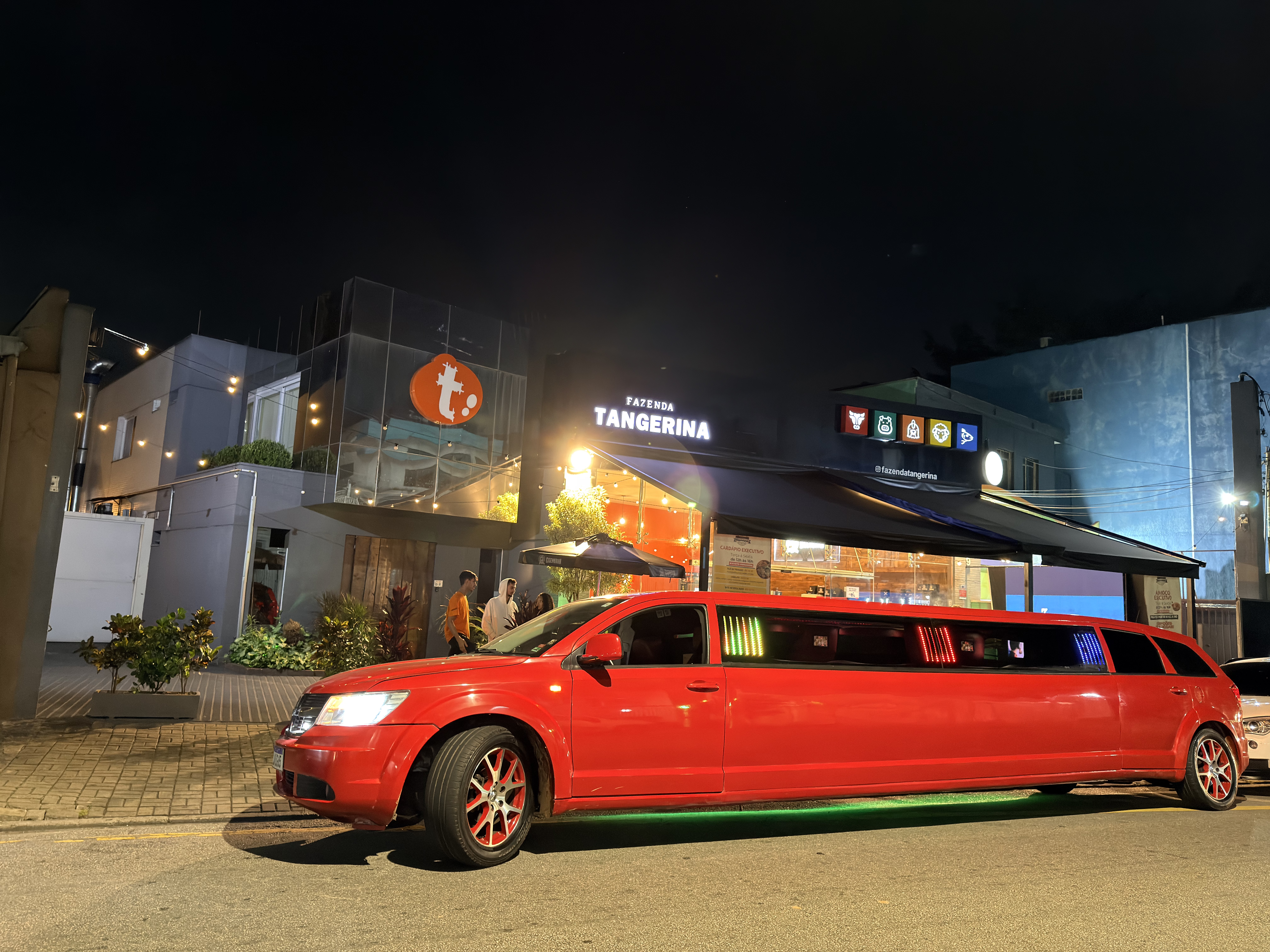 Limousine 02 - Vermelha