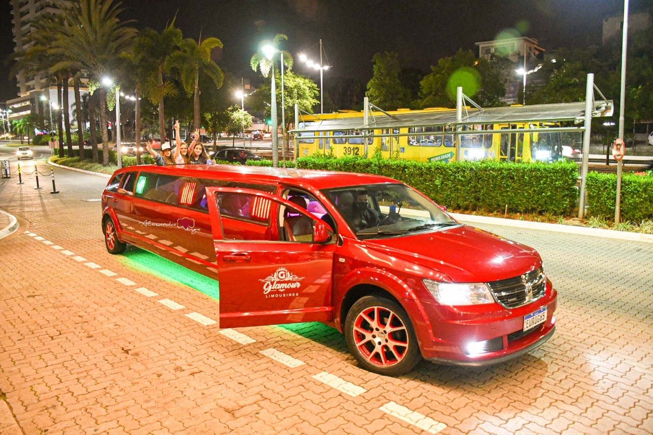 Limousine 02 - Vermelha